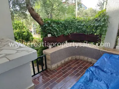 Kuća 333 m², Rogoznica - blizina mjesta i prostrana okućnica - 5