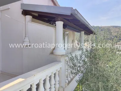 Kuća 333 m², Rogoznica - blizina mjesta i prostrana okućnica - 4