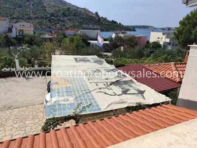 Kuća 333 m², Rogoznica - blizina mjesta i prostrana okućnica - 2