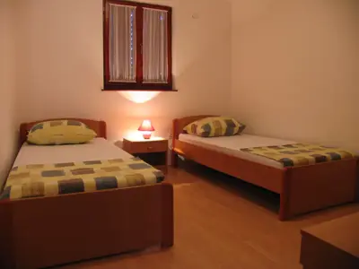 Apartmenthaus 540 m², Povljana - 200 m vom Meer - 8