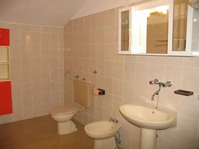 Apartmenthaus 540 m², Povljana - 200 m vom Meer - 10