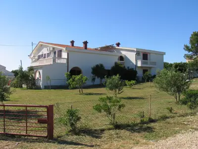 Apartmenthaus 540 m², Povljana - 200 m vom Meer - 5