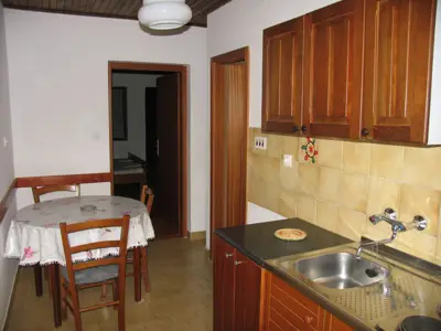 Apartmenthaus 540 m², Povljana - 200 m vom Meer - 15