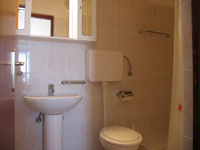 Apartmenthaus 540 m², Povljana - 200 m vom Meer - 12