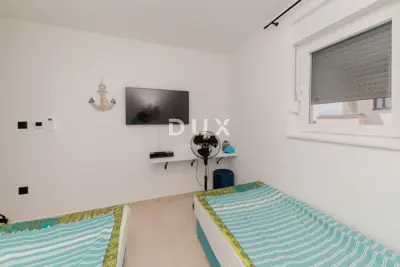 Villa 141 m², Vrsi - Pool, Garten und Meerblick - 15