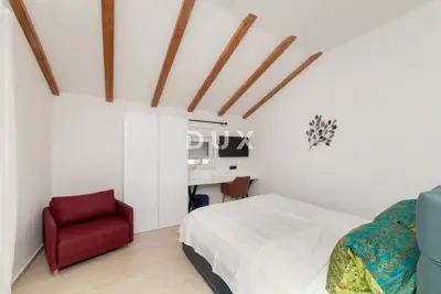 Villa 141 m², Vrsi - Pool, Garten und Meerblick - 22