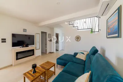 Villa 141 m², Vrsi - Pool, Garten und Meerblick - 10