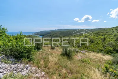 PRILIKA – Građevinsko zemljište s otvorenim pogledom na more u Rapcu, više od 2. - 3