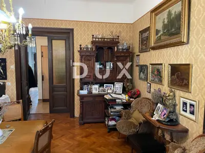 Apartment 172 m², Rijeka Bulevard - 3 rooms + living room in an old villa - 6