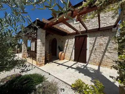 House for sale in Kaštelir, 175 m²