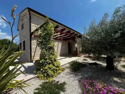 Haus zum Kauf in Kaštelir, 175 m² - 2
