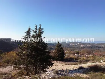 Land, Brač, 3 100 m², 240 000 € - 5