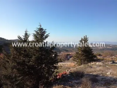 Land, Brač, 3 100 m², 240 000 € - 3