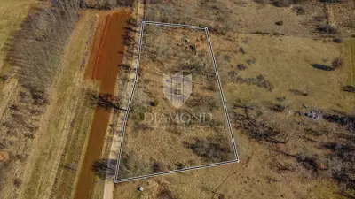 Building land 3,645 m², Grožnjan surroundings - quiet location - 3