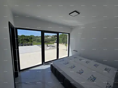 Kuća 230 m², Svetvinčenat - moderna i namještena - 7