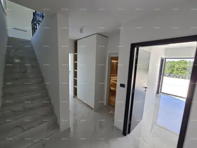 Kuća 230 m², Svetvinčenat - moderna i namještena - 5