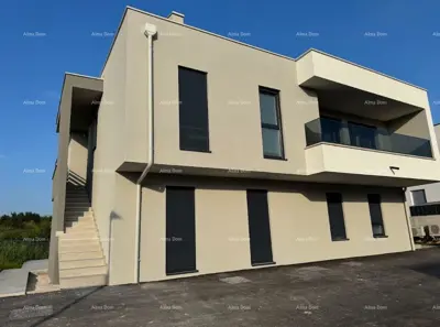 Stan 101 m², Zambratija, pogled na more i terasa 55 m²