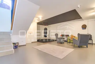 Haus zur Miete in Blato, 180 m² - 14