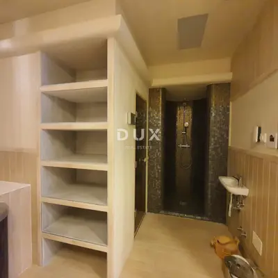 Villa 675 m², Remete - by the forest and pool - 8