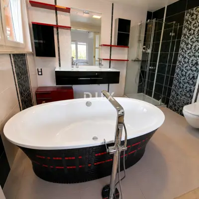 Villa 675 m², Remete - by the forest and pool - 12
