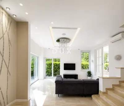 Villa 675 m², Remete - by the forest and pool - 4