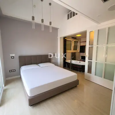 Villa 675 m², Remete - by the forest and pool - 10