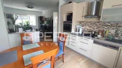 House for sale in Britanac, 292 m² - 2