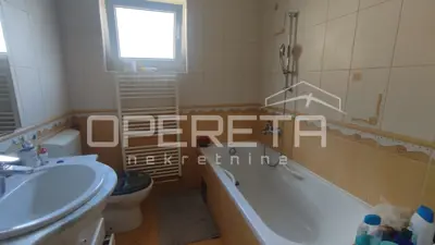 House for sale in Britanac, 292 m² - 6