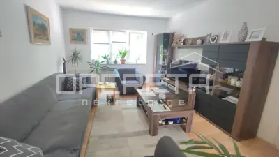 House for sale in Britanac, 292 m²