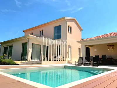 Istra, Poreč, luxury family villa, 180 m², near beaches and amenities - 9