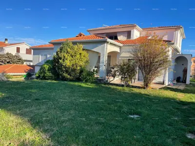 Umag! Kuća s velikom okućnicom i terasom. - 4