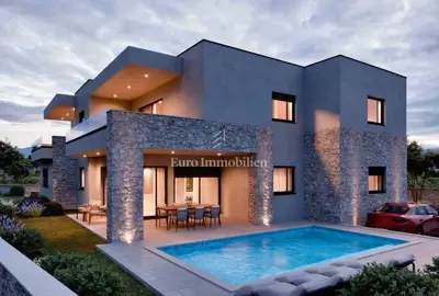Apartment in Betina, ground floor with a pool and a yard