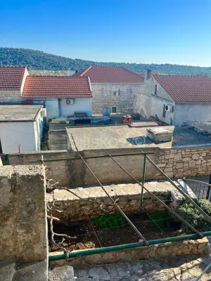 Steinhaus 95 m², Donje Selo auf Šolta, ruhiger und intimer Hof - 17