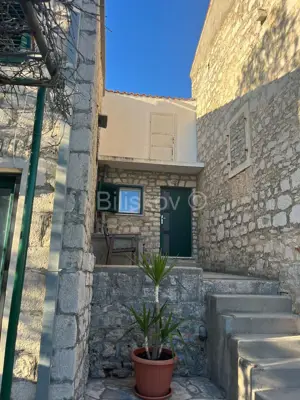 Stone house 95 m², Donje Selo on Šolta, peaceful and intimate courtyard - 18