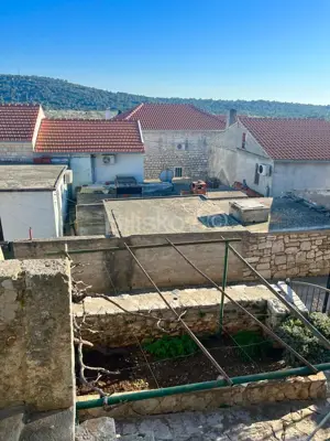 Stone house 95 m², Donje Selo on Šolta, peaceful and intimate courtyard - 17