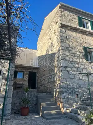 Stone house 95 m², Donje Selo on Šolta, peaceful and intimate courtyard - 16