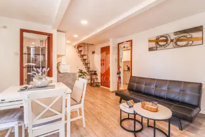 Stan 51 m², Rovinj centar - dvije terase i pogled na staru jezgru - 4