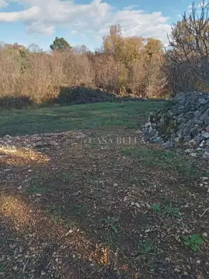 Građevinsko zemljište, Dobrinj na otoku Krku, privatnost i infrastruktura
