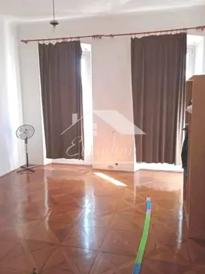 Stan u Puli, Centar - 3 spavaće sobe, terasa - 10