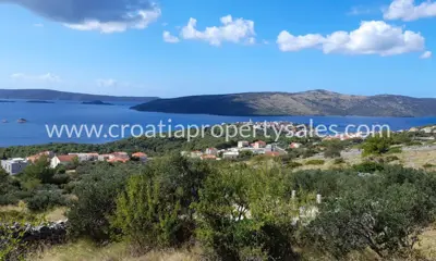 Građevinsko zemljište 1.489 m², Trogir - blizu mora i centra