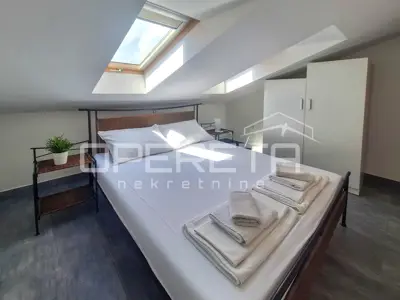 Kuća 82 m², Tribunj centar, 3 apartmana - 16