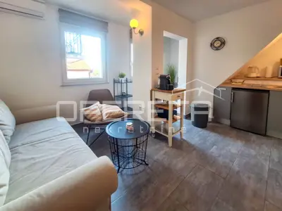 Kuća 82 m², Tribunj centar, 3 apartmana - 7