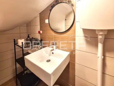 Kuća 82 m², Tribunj centar, 3 apartmana - 10