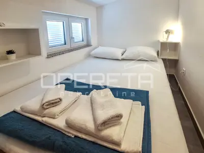 Kuća 82 m², Tribunj centar, 3 apartmana - 18