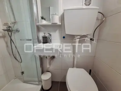 Kuća 82 m², Tribunj centar, 3 apartmana - 13