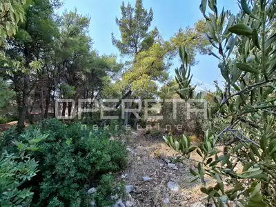 Građevinsko zemljište 369 m², Milna na Braču, blagi nagib