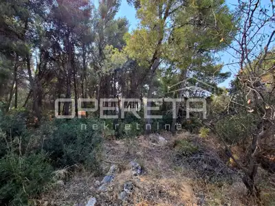 Baugrundstück 369 m², Milna na Braču, leichte Hanglage - 3