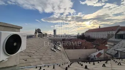 Stan 56 m², Donji grad, panoramski pogled na katedralu - 12