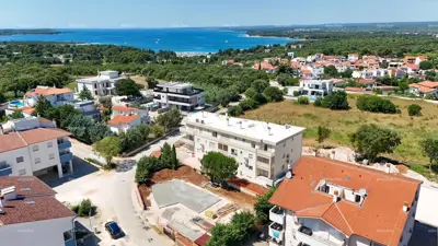 Wohnung 62 m², Štinjan - 2 Schlafzimmer und Loggia - 3