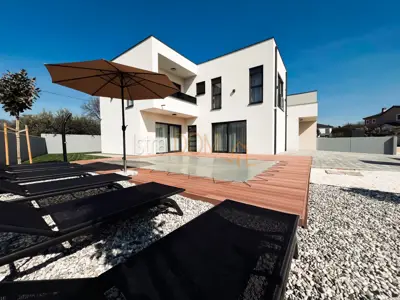 Kuća 196.93 m², Pomer - bazen i krovna terasa - 2